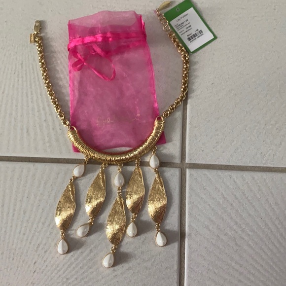 NWT Lilly Pulitzer She Shells necklace Gold
